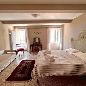 https://casa-albertina.it-tuscanyhotel.com